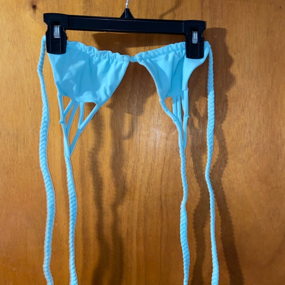 Small acacia top